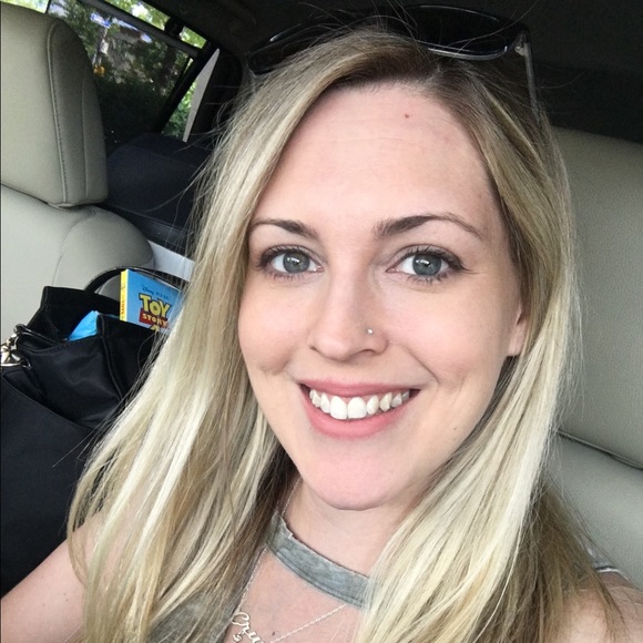 Meet your Posher, Sandra - Picture 1 of 1